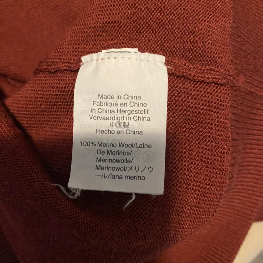J Crew Men's 100% Merino Wool Burnt Orange V-Neck Sweater Size Medium